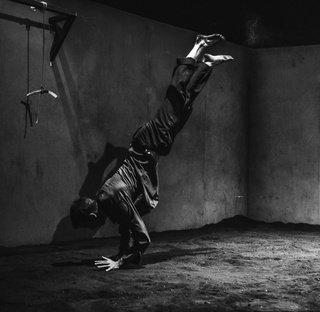 



       





       7 WEIGHTS (2020-2023)
   A physical theatre & dance workshop 
